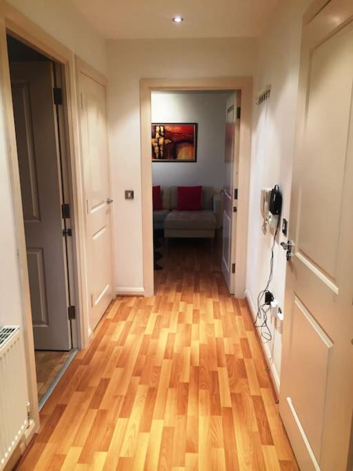1 Bedroom Flat Near Excel, O2, Canary Wharf - لندن المظهر الخارجي الصورة