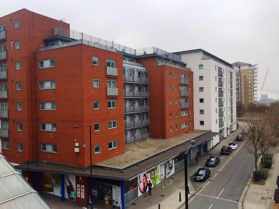 1 Bedroom Flat Near Excel, O2, Canary Wharf - لندن المظهر الخارجي الصورة