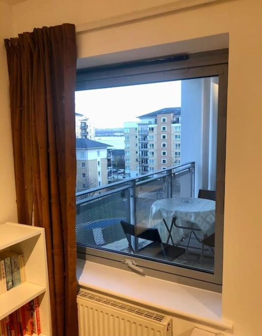 1 Bedroom Flat Near Excel, O2, Canary Wharf - لندن المظهر الخارجي الصورة