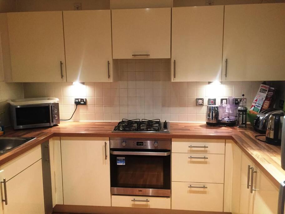 1 Bedroom Flat Near Excel, O2, Canary Wharf - لندن المظهر الخارجي الصورة
