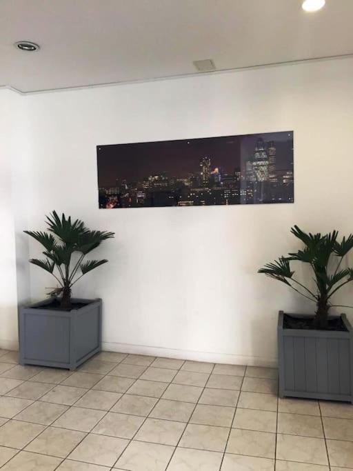 1 Bedroom Flat Near Excel, O2, Canary Wharf - لندن المظهر الخارجي الصورة
